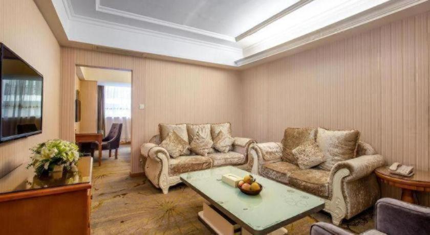 Vienna Hotel (Yangshuo Yinxiang) 40/56