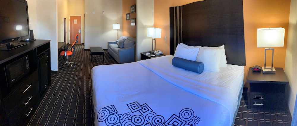 Best Western Plus Bass Hotel & Suites 10/22