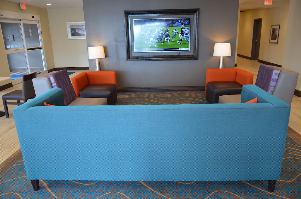 Holiday Inn Express Cheektowaga North East 46/46