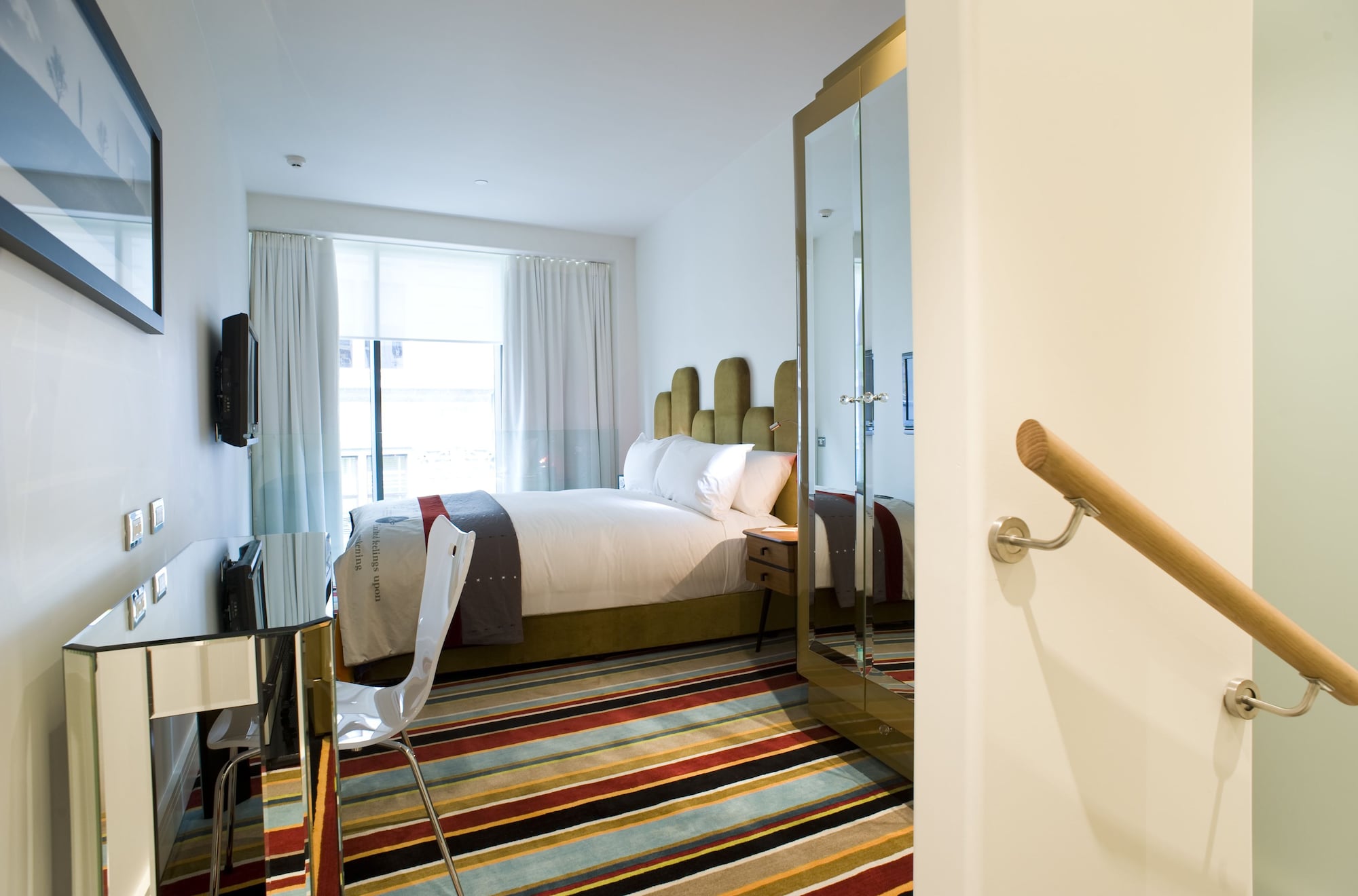 LOFT, SUITE