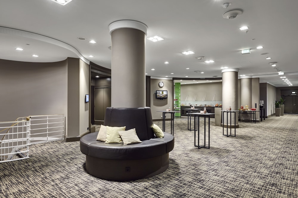 Lindner Hotel City Plaza Formerly Renaissance Cologne Hotel 43/75