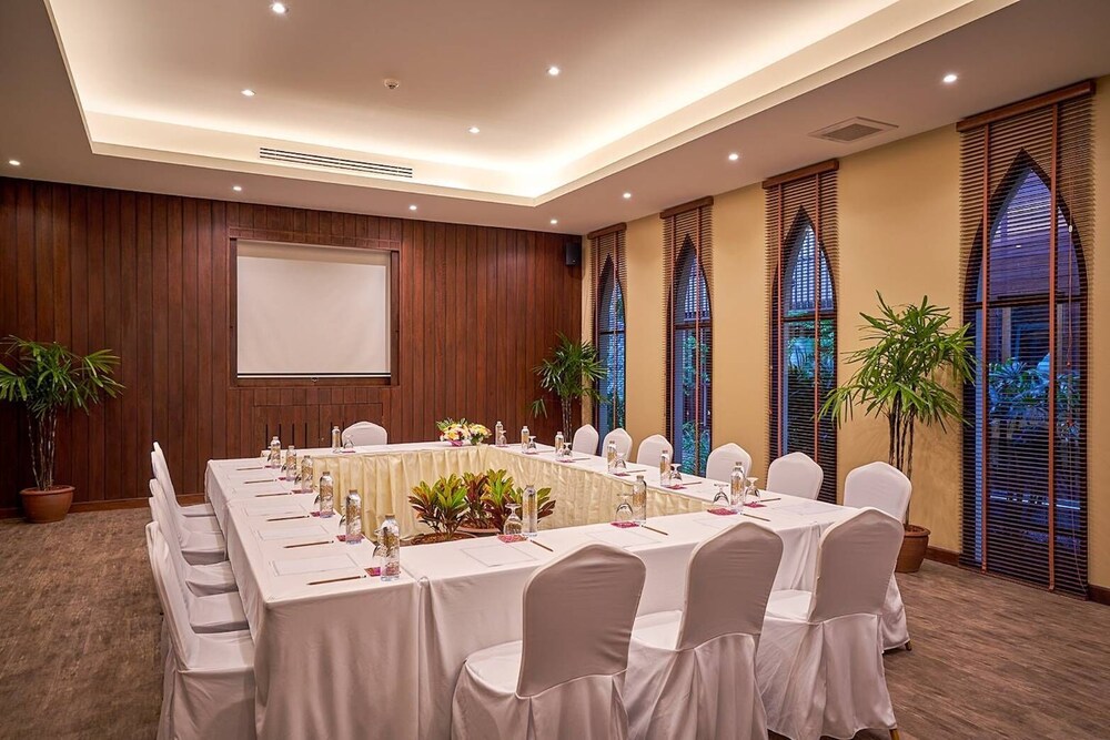 Khanom Beach Resort and Spa 54/68