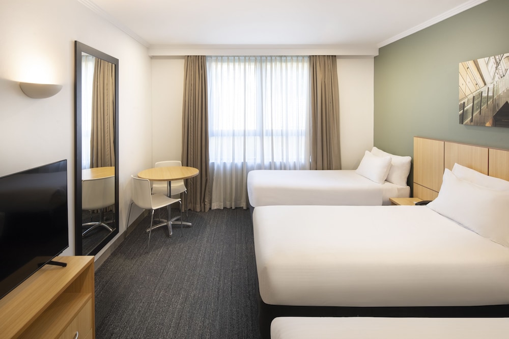 Mercure Sydney Macquarie Park 30/64