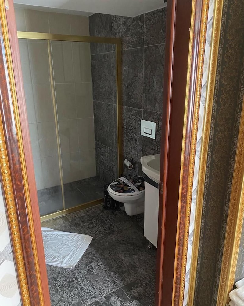 Grand Merin Hotel 22/63
