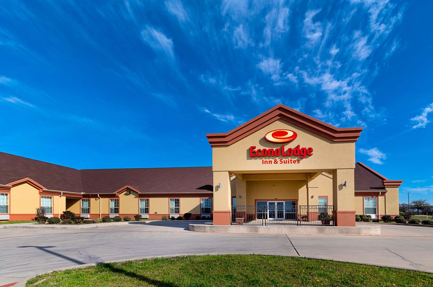 Econo Lodge Inn and Suites Bridgeport 2/29
