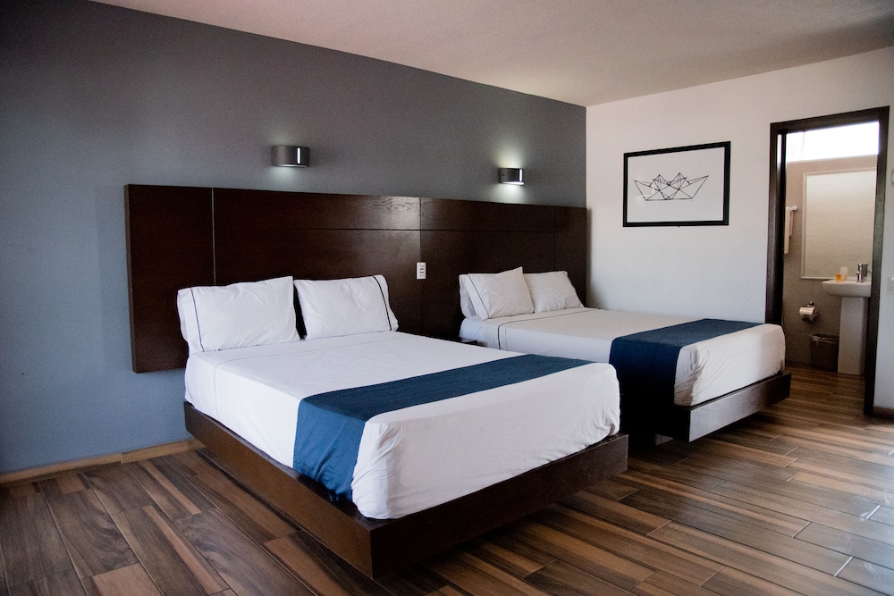 Hotel Expo Plaza Business and Family Guadalajara 6/20