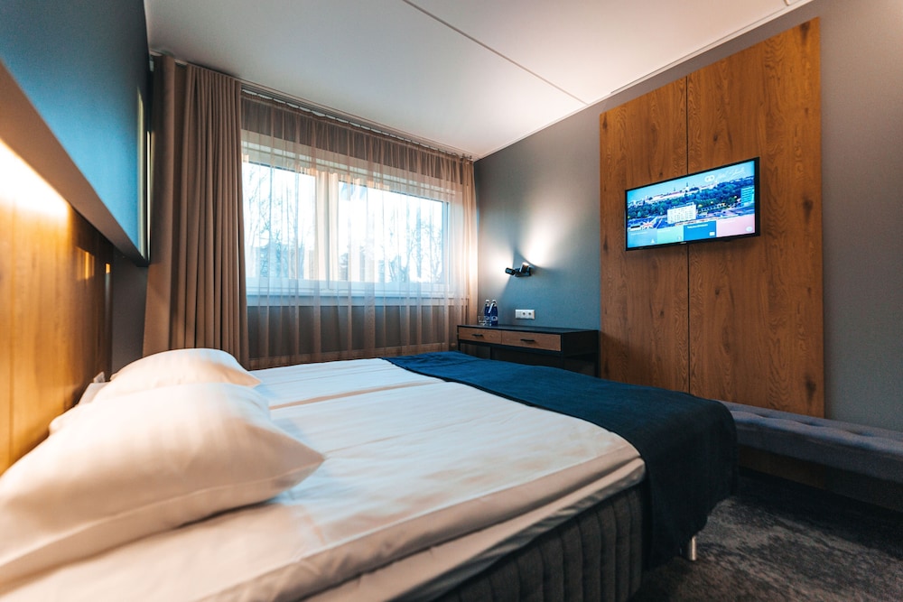 SUPERIOR, DOUBLE BED