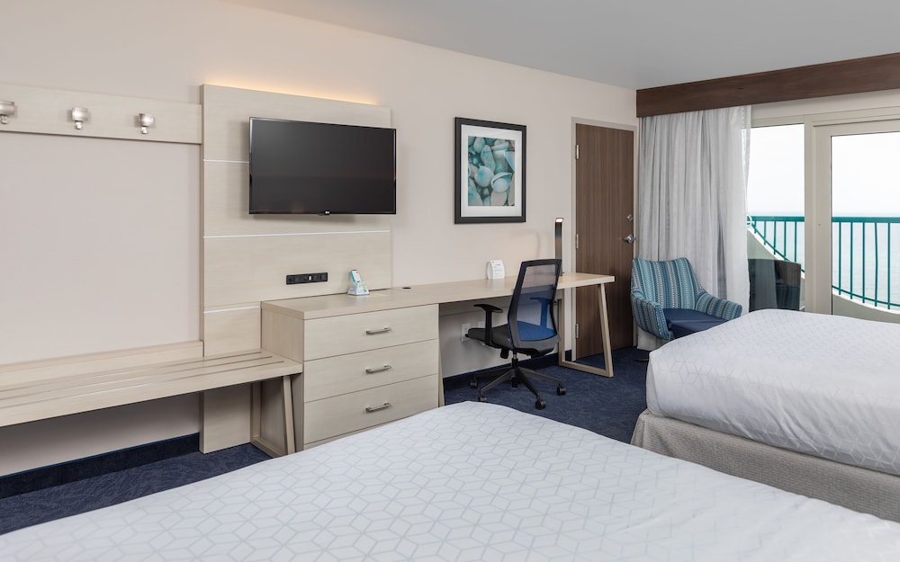 Holiday Inn Express Pensacola Beach 27/60