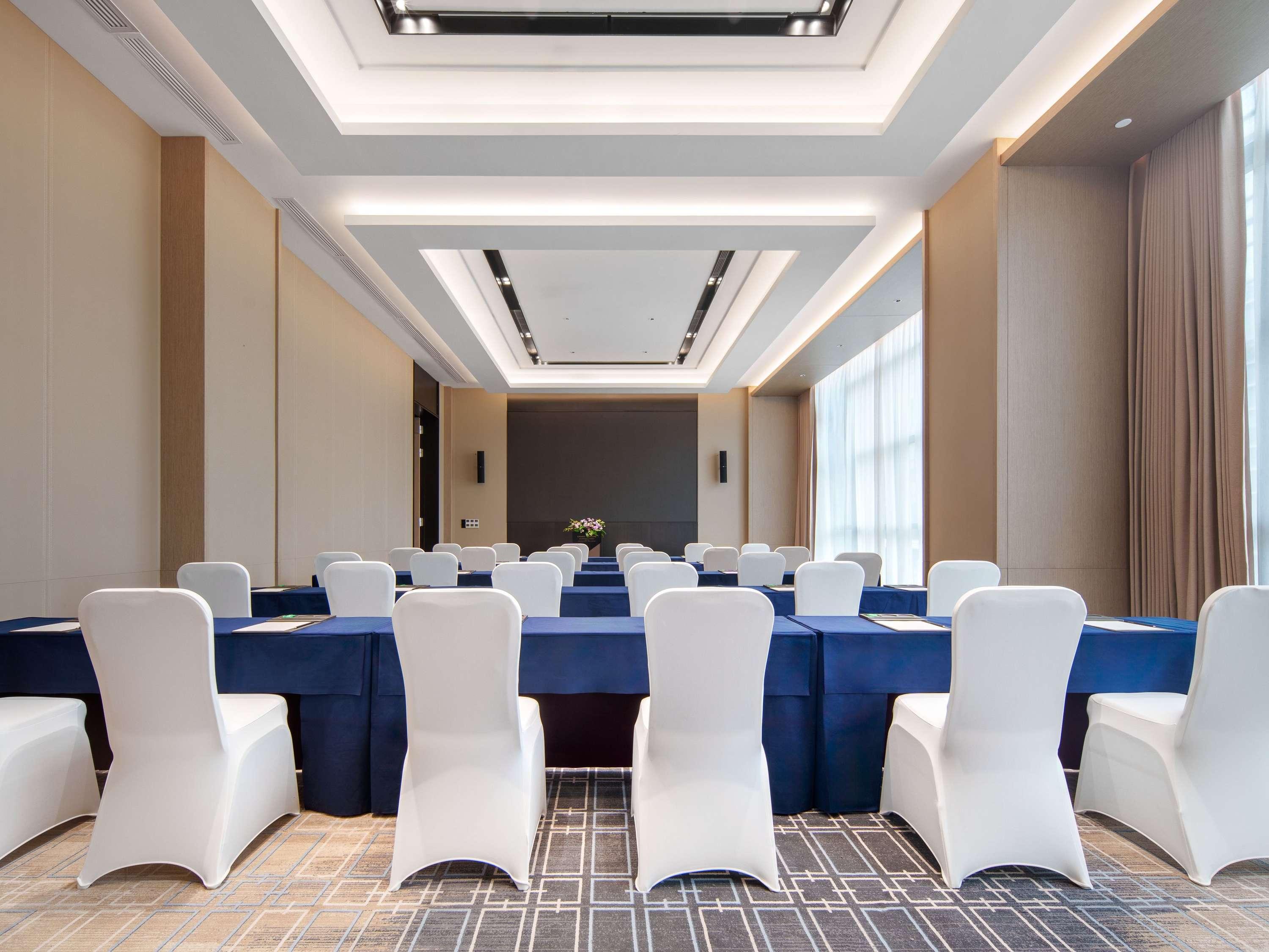 Grand Mercure Wuhan International Expo Center 40/50