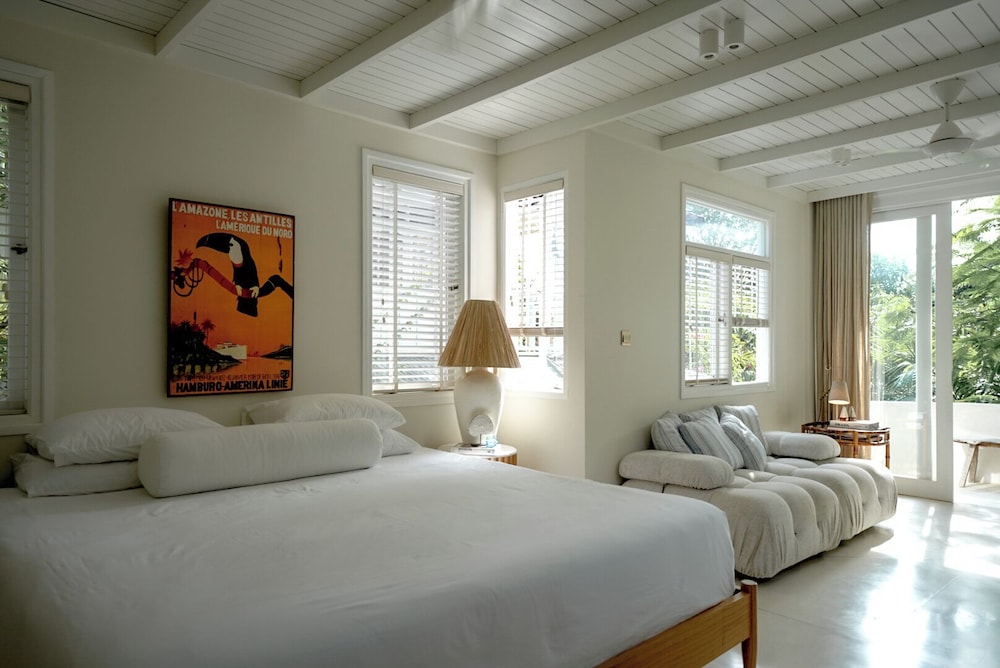 Tree House, Basic, King Bed, Garden View