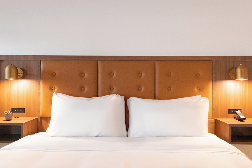 Salt Ranch Hotel 24/46