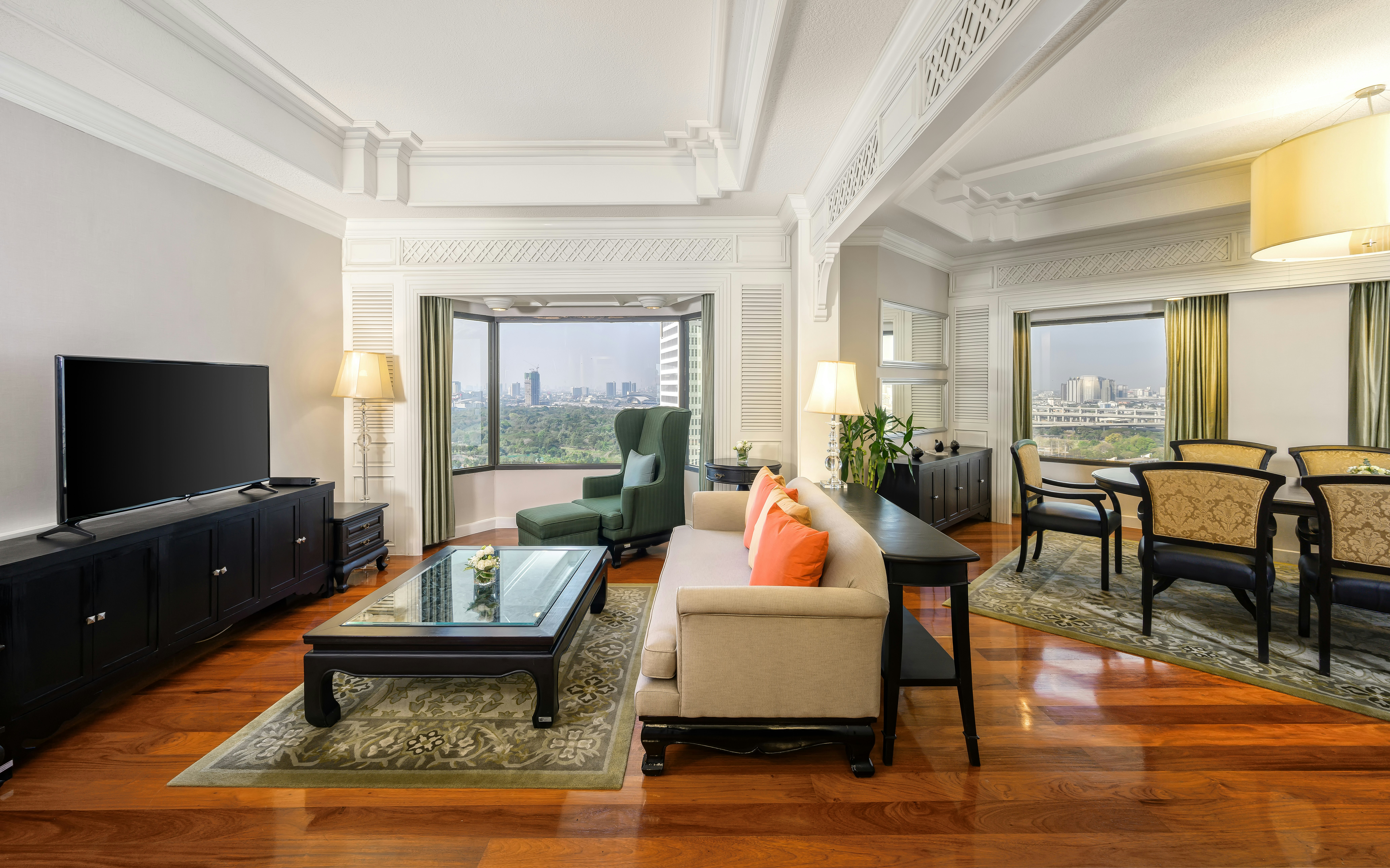 Centara Grand At Central Plaza Ladprao Bangkok 56/82