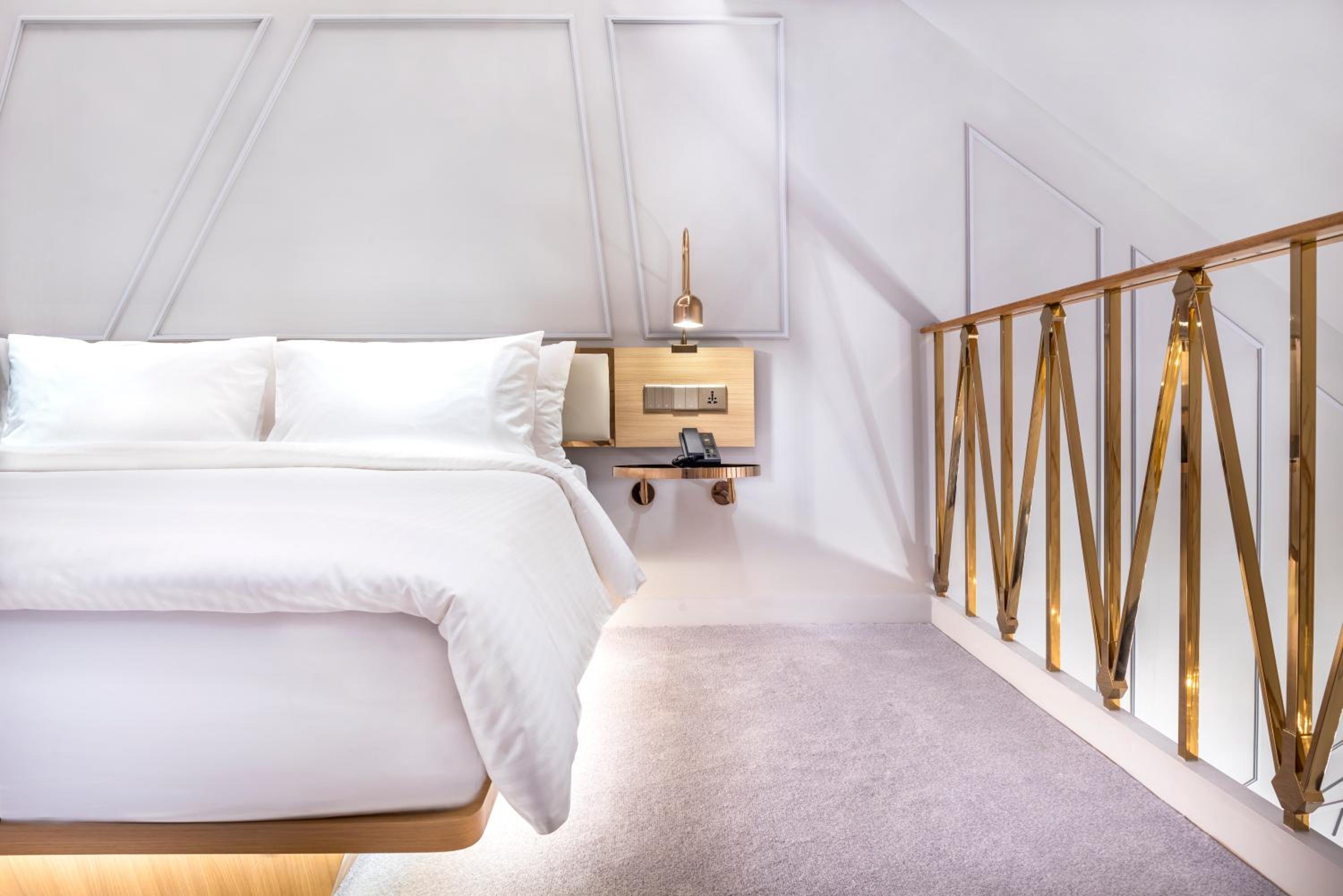 LOFT, SUITE