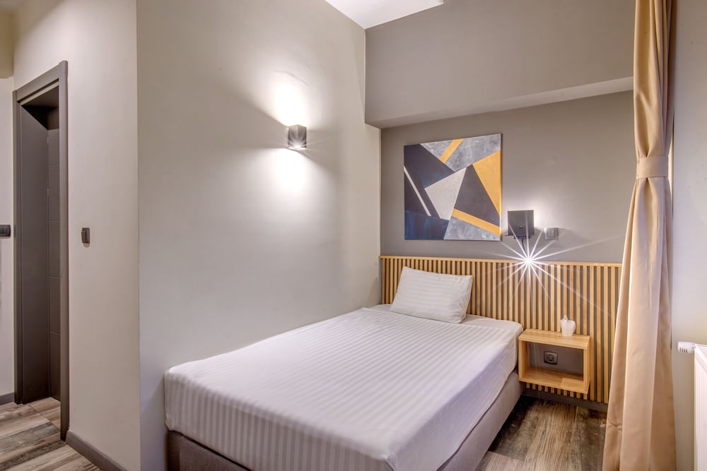 Hotel Forty One Bucharest 12/35