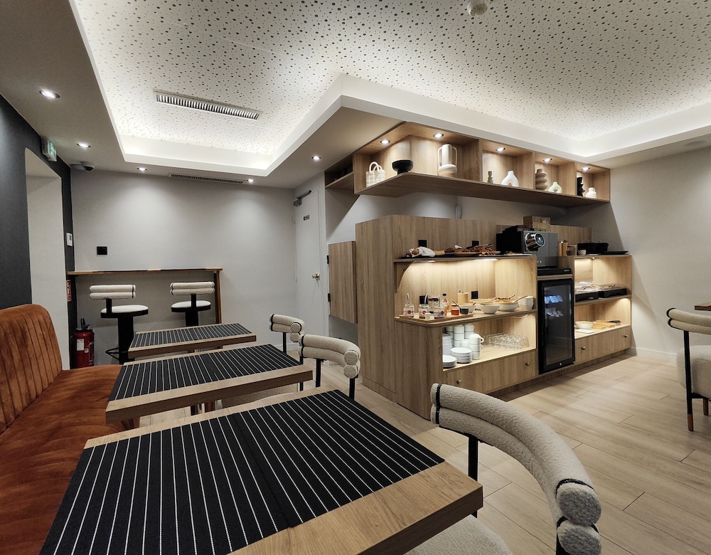 Le 55 Montparnasse Hotel 42/69