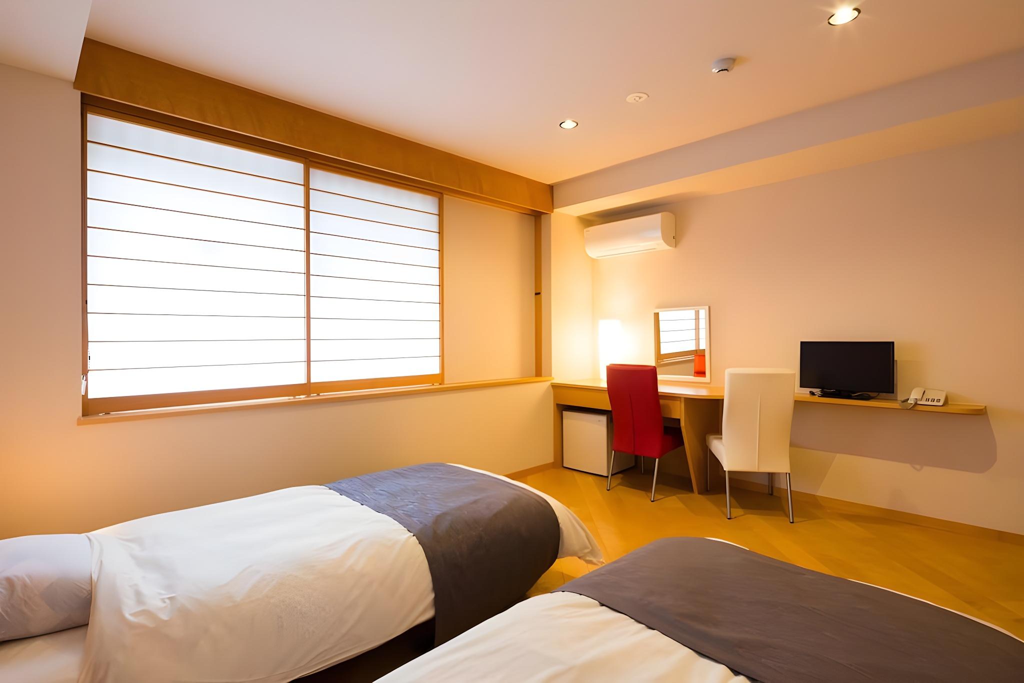 JAPANESE WESTERN, SUITE
