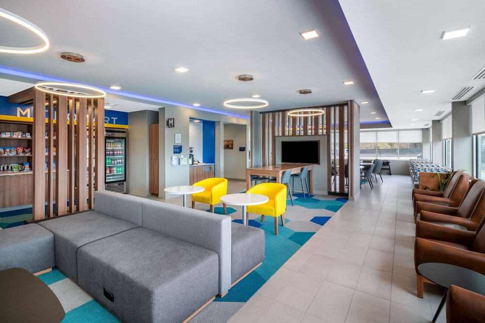 Microtel Inn and Suites by Wyndham Hot Springs 21/29