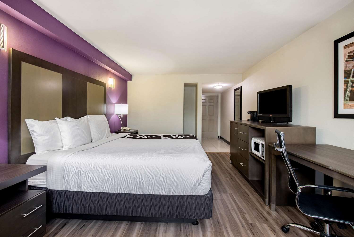 La Quinta Inn by Wyndham West Long Branch 13/43