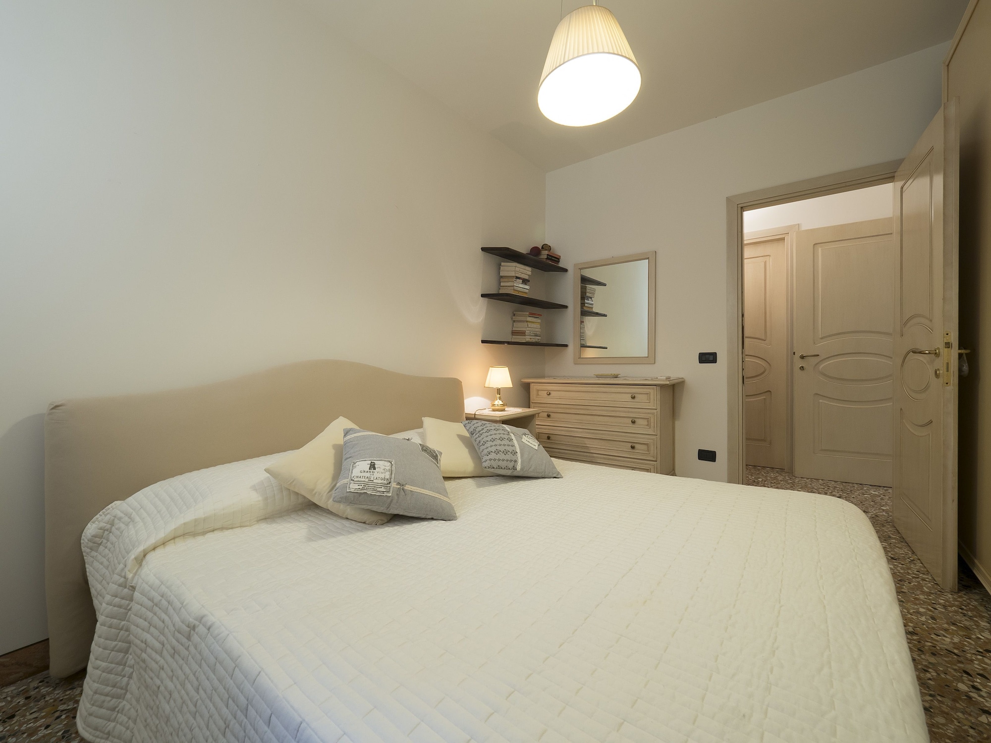 1 BEDROOM, APARTMENT