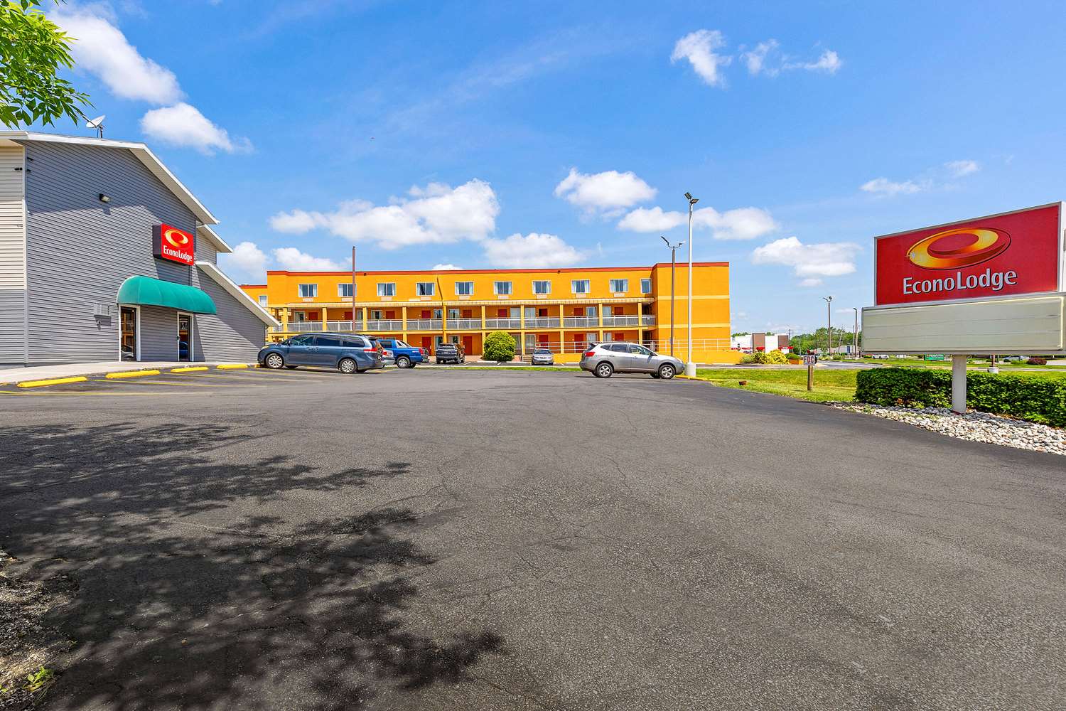 Econo Lodge Akron Copley Northwest 32/34