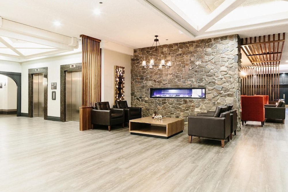 Elk Avenue Hotel 33/46