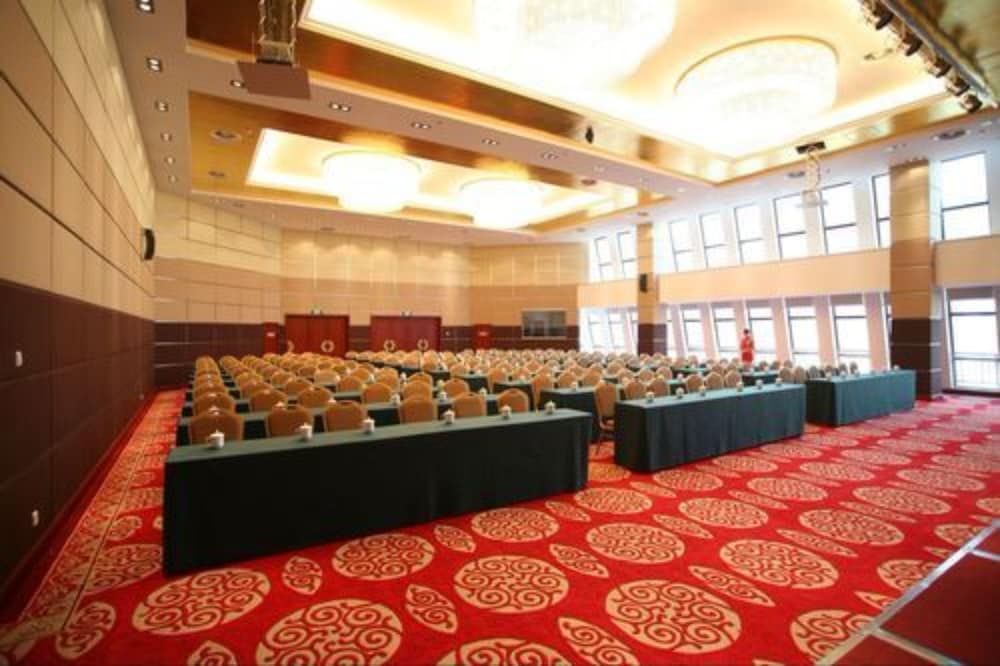 Huashan Mountain International Hotel 16/21