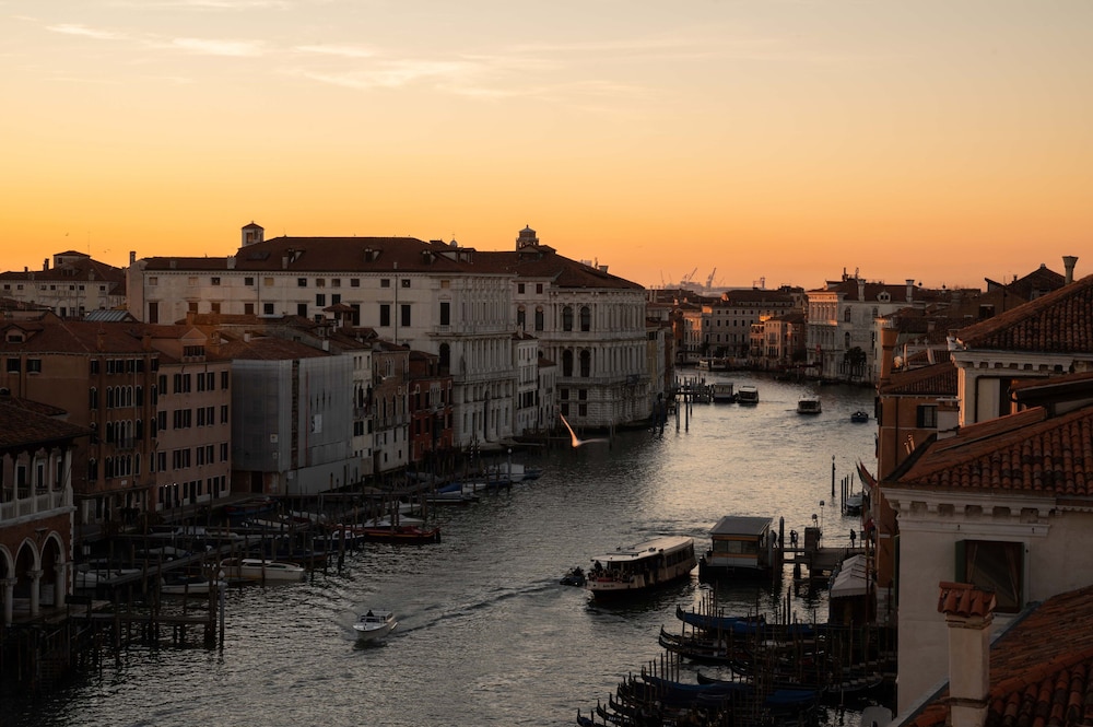 The Venice Venice Hotel 44/50
