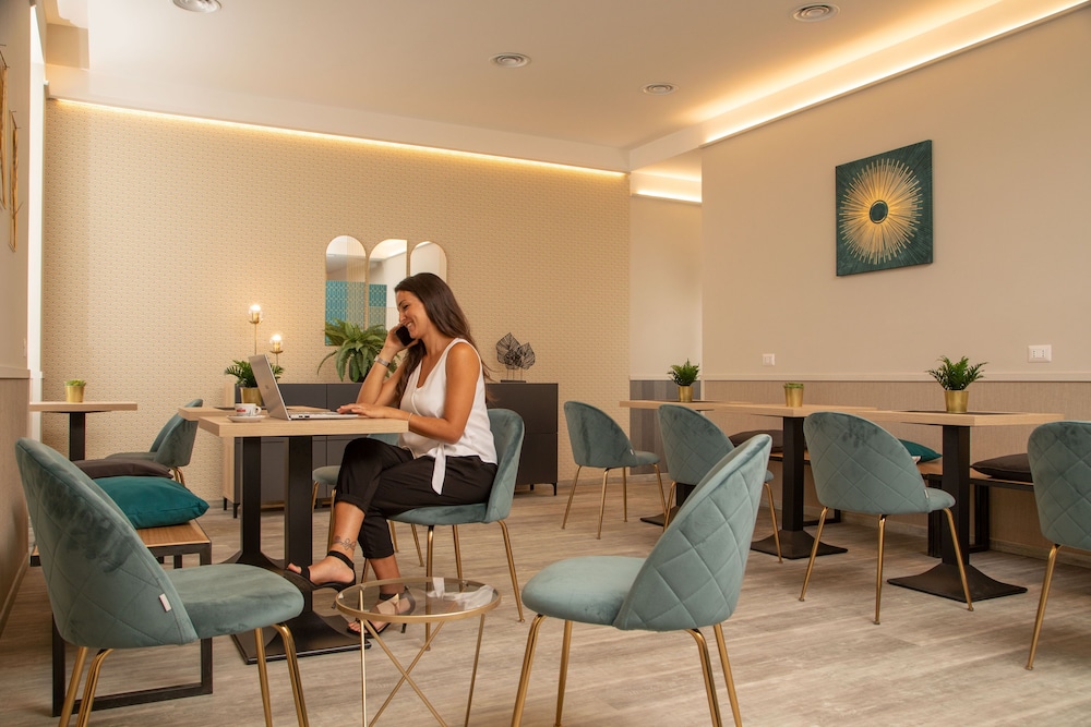 Sophie Terrace Hotel 24/38