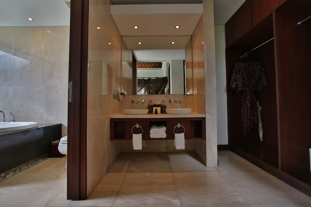 Mahagiri Villa And Spa Dreamland 31/71