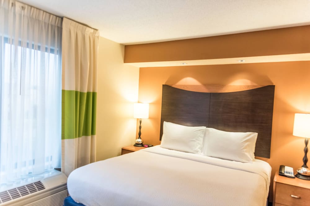 Fairfield Inn Suites Muskegon Norton Shores 8/48