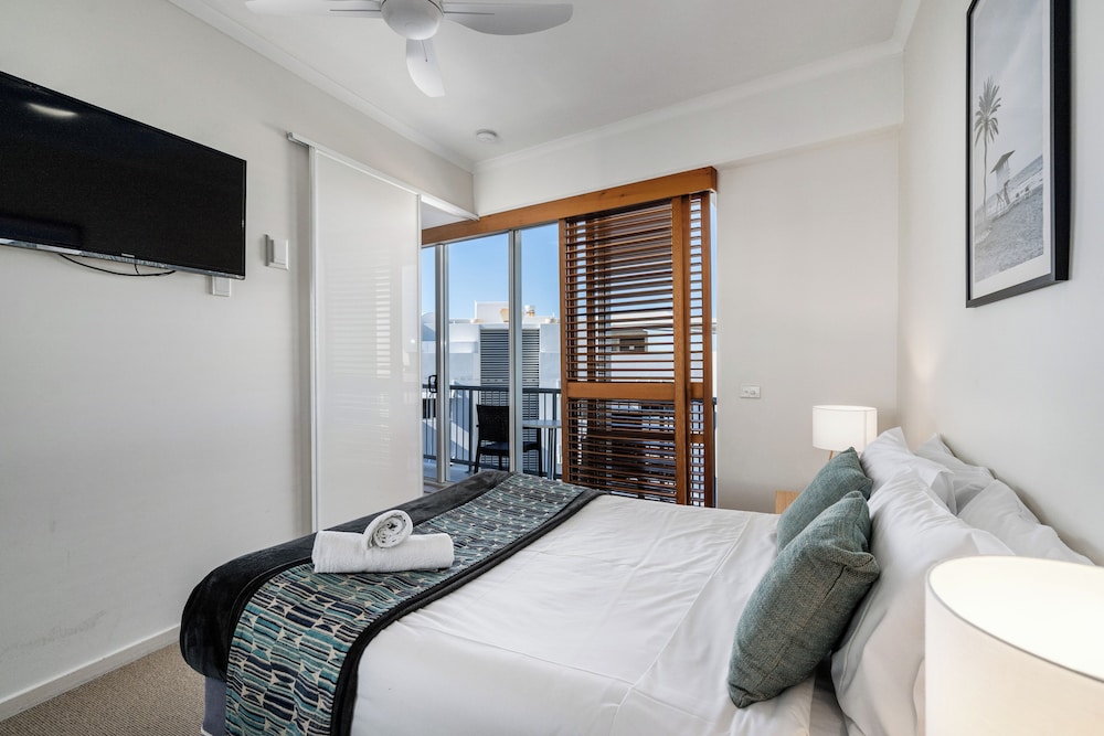 2 Bedrooms, Roof Top, Tower, Pool Side، Rolling Surf Resort 4/9