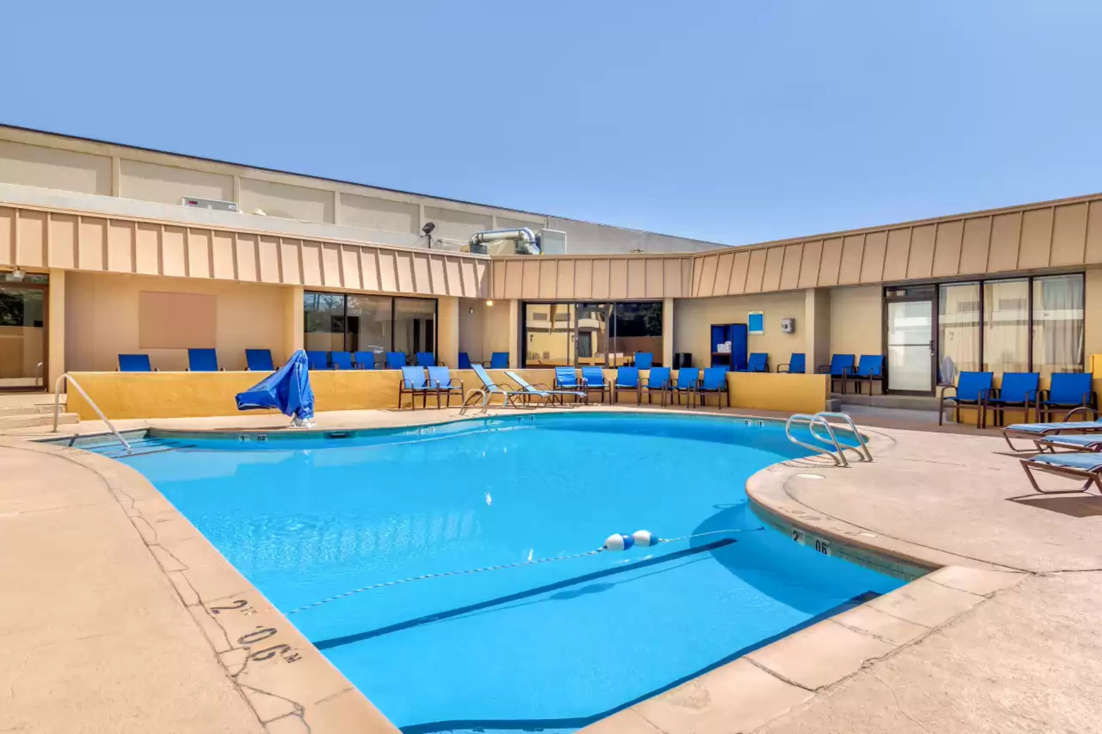 Holiday Inn Express Denver Central - North 44/64