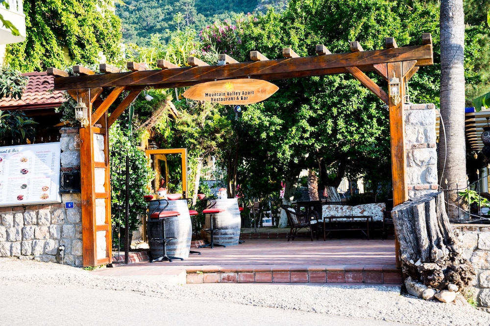 Mountain Valley Apart Hotel & Villas 41/50