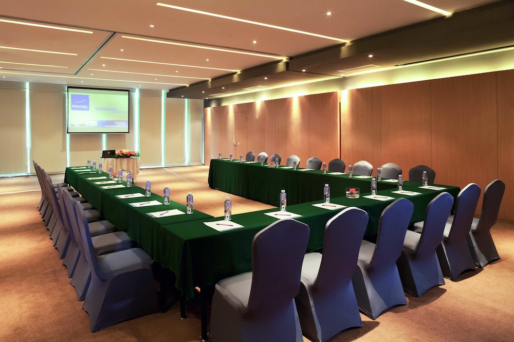 Novotel Shenzhen Watergate 35/41