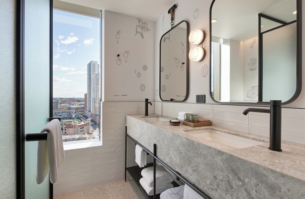 Caption By Hyatt Central Sydney 37/37