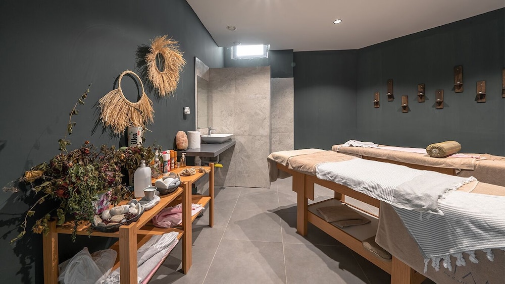 MAIA Luxury Beach Hotel & Spa 21/50