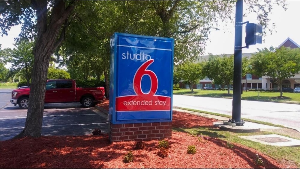 Studio 6 Extended Stay - Hampton, VA - Langley AFB Area 18/35