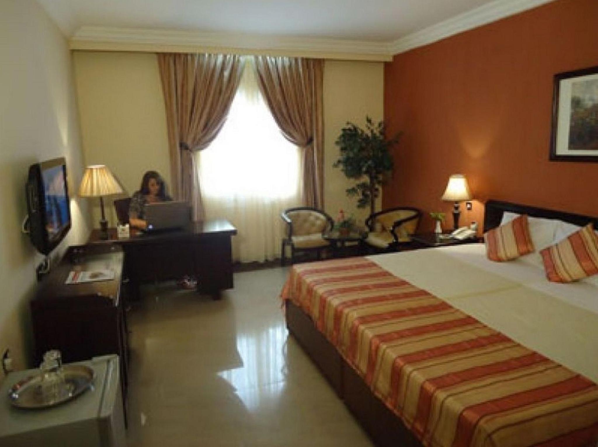 Agura Hotel 5/23