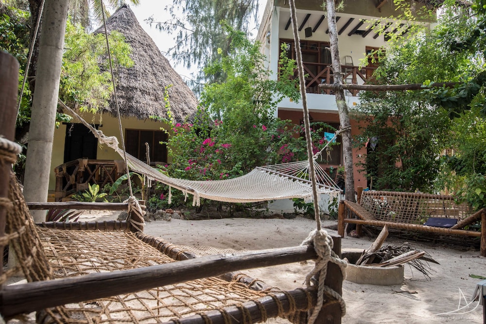 Casa Umoja Guesthouse 36/50