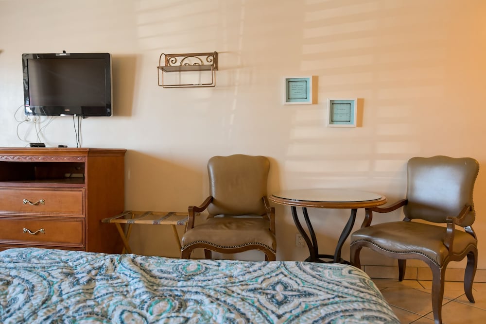 Shores Inn 35/50