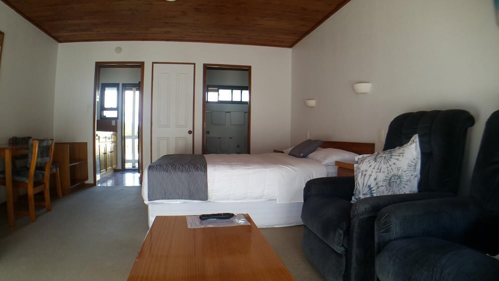 Austria Motel 42/63