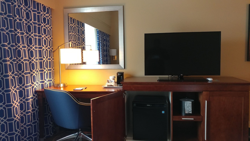Hampton Inn Lexington Medical Center 28/34