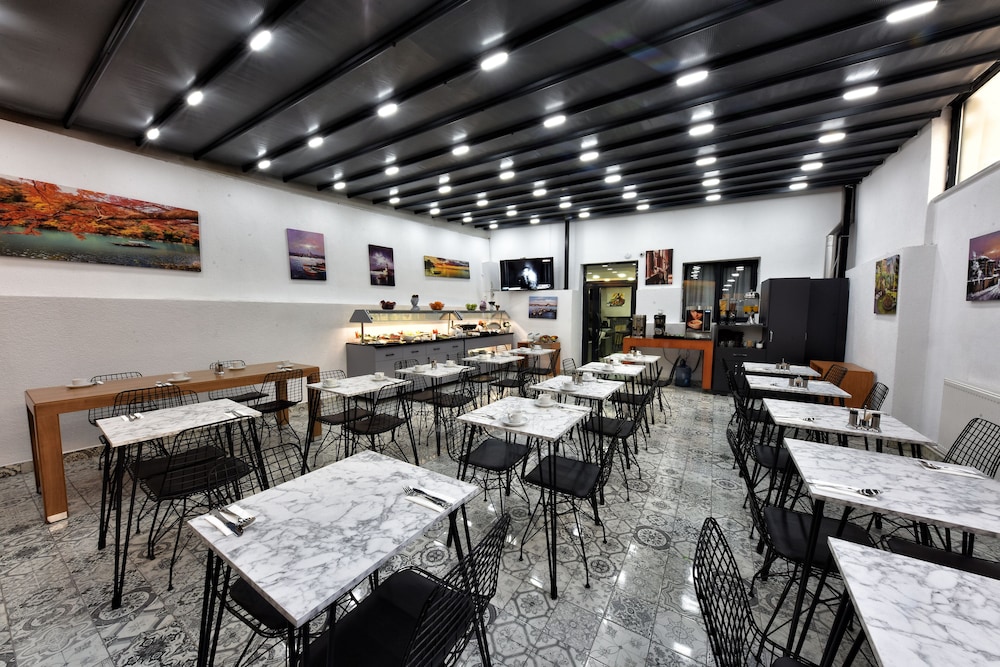 Almina Inn Hotel 40/50