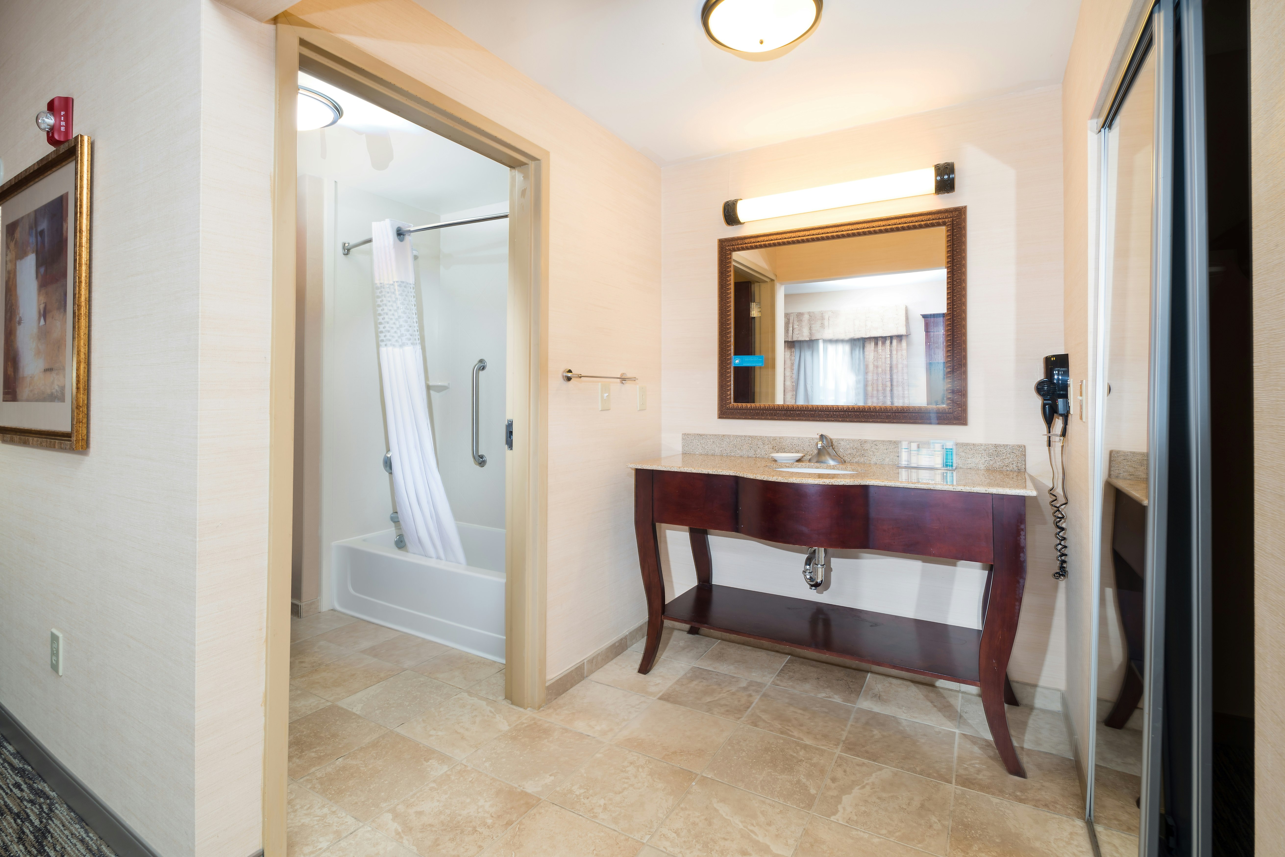 Studio, King Bed, Accessible