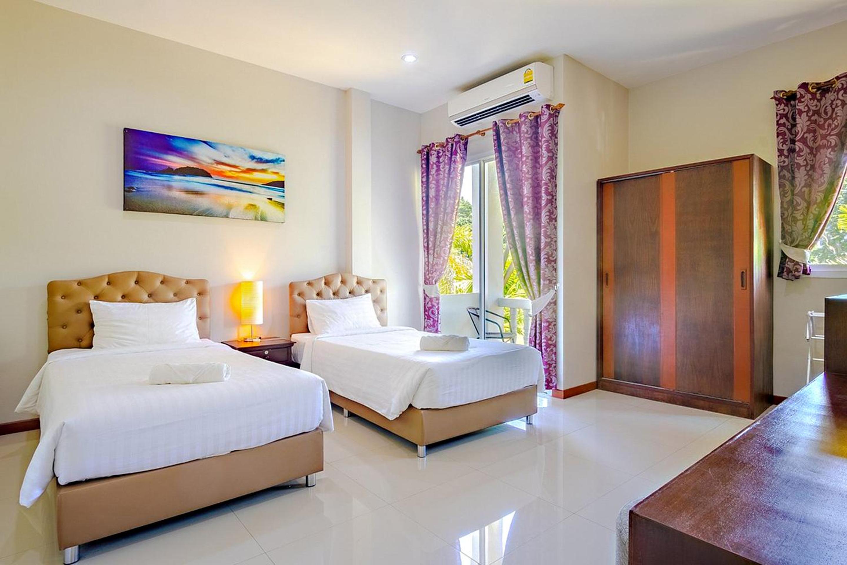 Room, Twin Beds