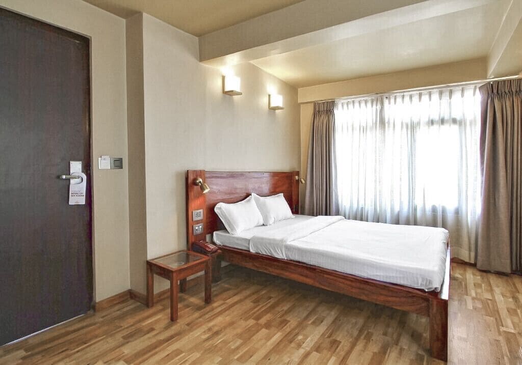 DELUXE, DOUBLE BED