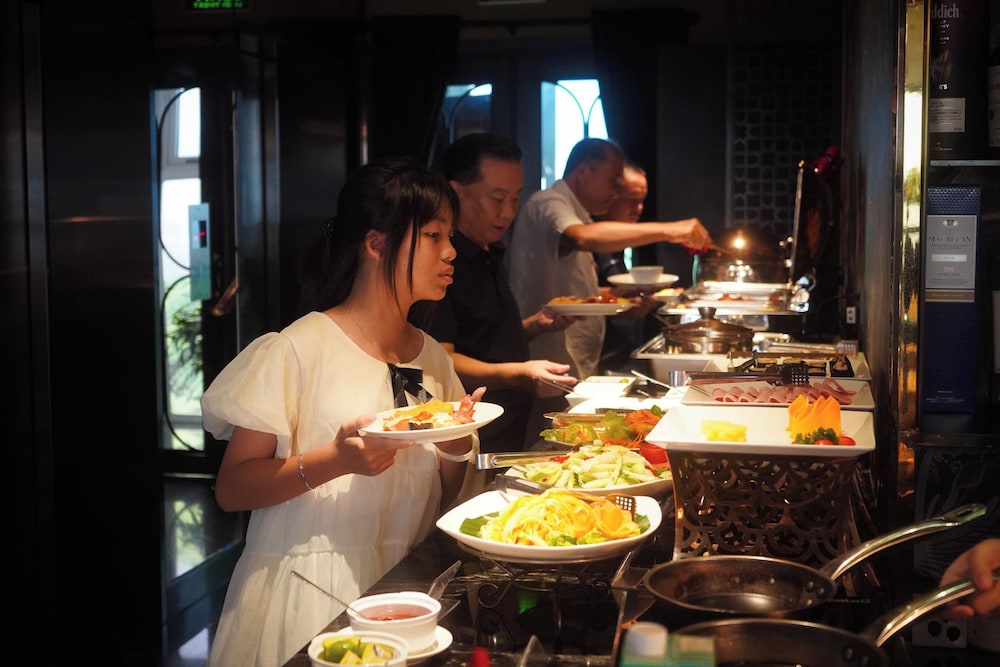 Golden Silk Boutique Hotel 52/70