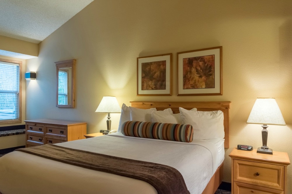 Whispering Woods Resort 12/65