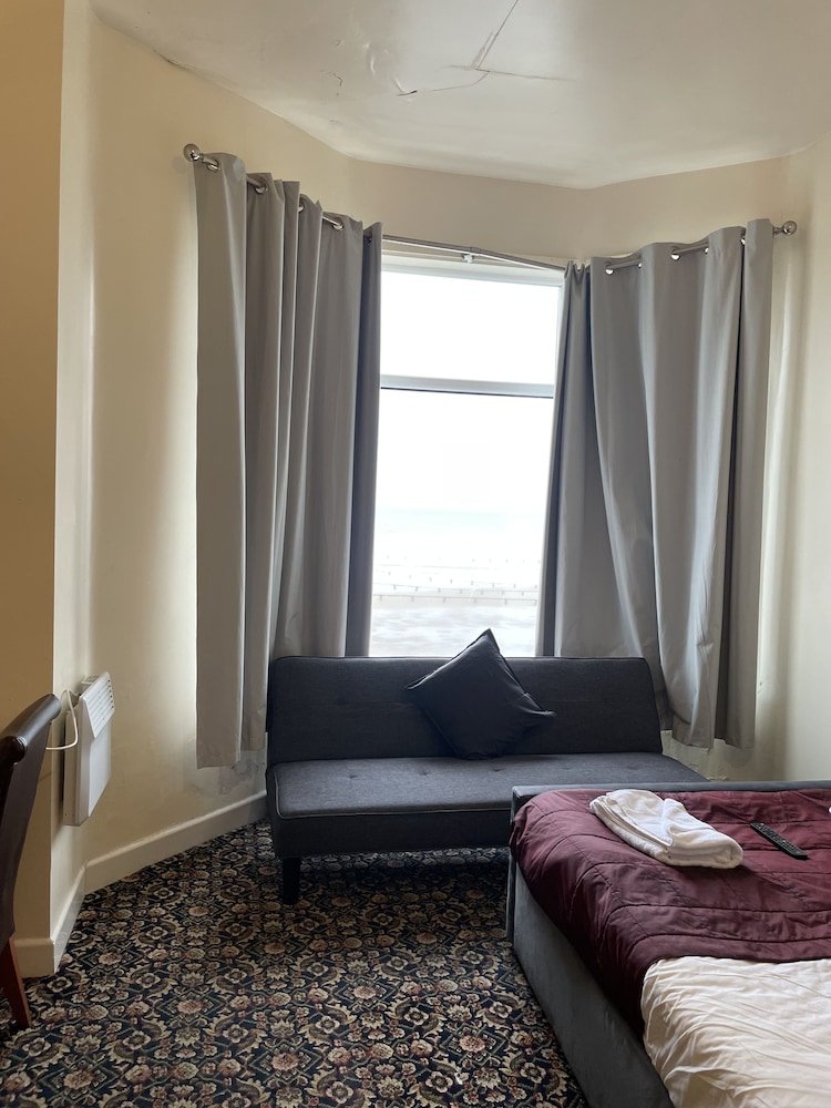 North Ocean Hotel 7/34