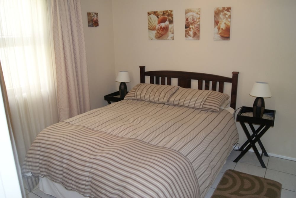 Serengeti Self Catering Units 12/34